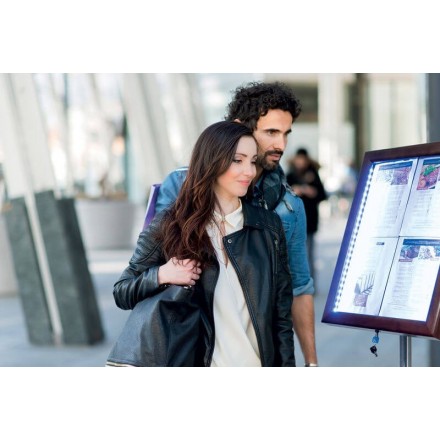 Porte-menu lumineux CLASSIC MARRON 4xA4 sur pied SECURIT Porte-menus lumineux