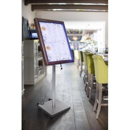 Porte-menu lumineux CLASSIC MARRON 4xA4 sur pied SECURIT Porte-menus lumineux